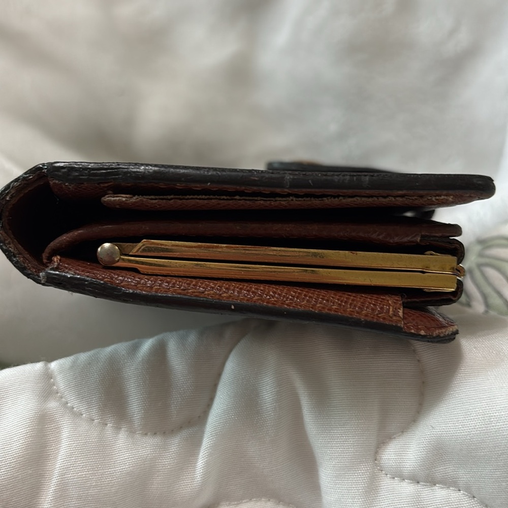 Louis Vuitton Monogram Wallet - Picture 4 of 8